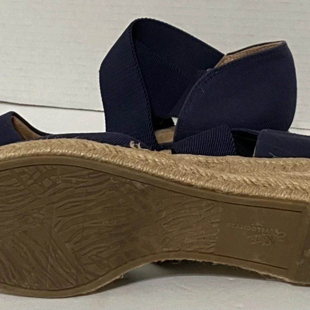 Life Stride Sandals Size 6M